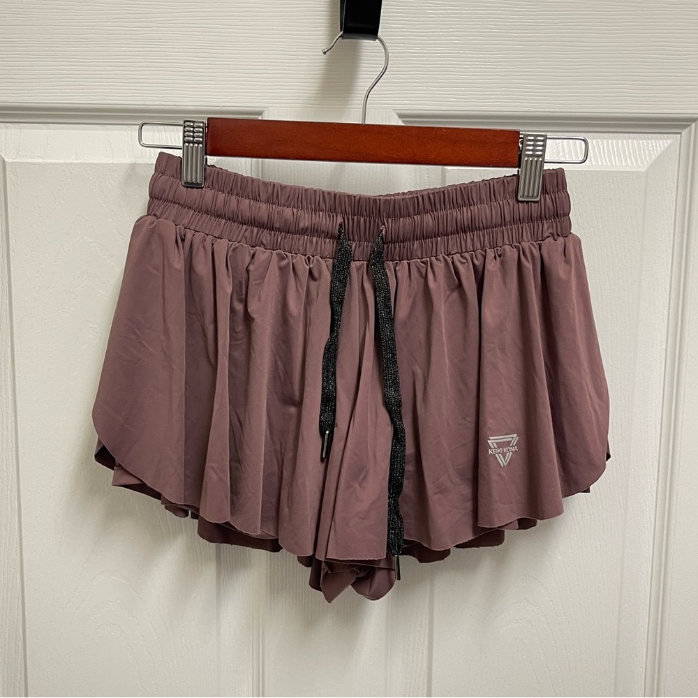 Keiki Kona 2-In-1 Flowy Fitness Shorts in Mauve